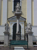 mariensaeule_kirche.jpg